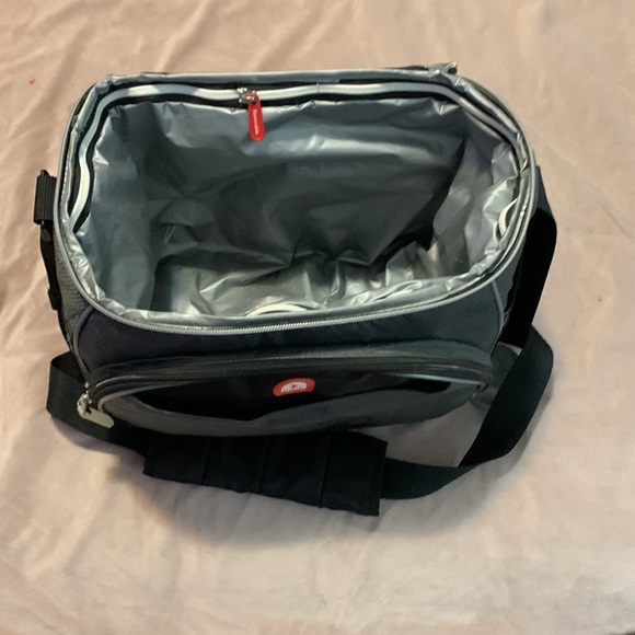 Igloo Medium Sized Thermal Cooler Bag - Picture 3 of 4